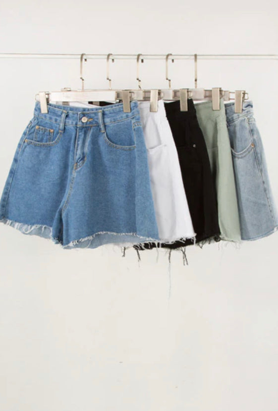 Flowing denim shorts